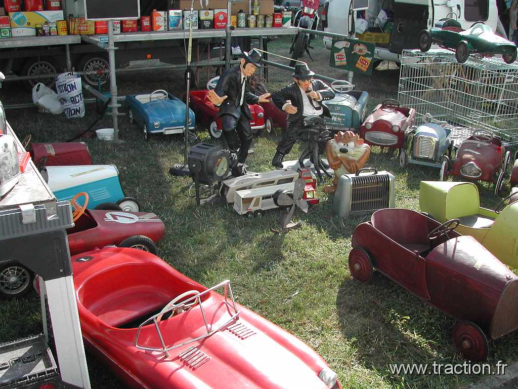 2014_Madine (17).JPG - 29ème Retro Meus'Auto au Lac de Madine, la bourse